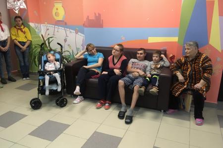Орловские пионеры провели благотворительную акцию для детей-инвалидов    