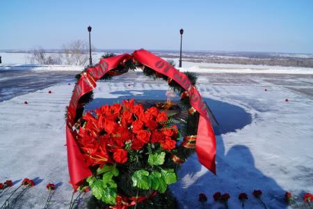 Нижегородские коммунисты возложили цветы к Вечному Огню накануне 100-летия РККА