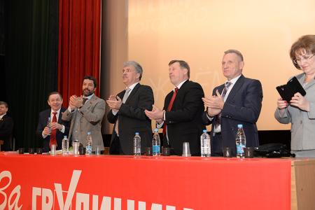 Тысячи граждан пришли на финальную встречу с Павлом Грудининым в Новосибирске