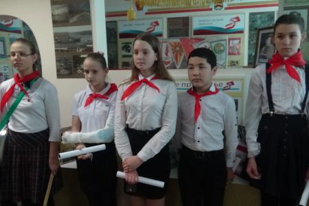 Владивосток. Мы, пионеры нашей страны, славной традиции будем верны! (Отзыв пионерки  Ани Ляпиной)