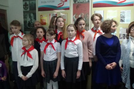 Владивосток. Мы, пионеры нашей страны, славной традиции будем верны! (Отзыв пионерки  Ани Ляпиной)
