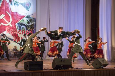 В Краснодаре при поддержке крайкома КПРФ прошел большой концерт в честь столетия Красной Армии
