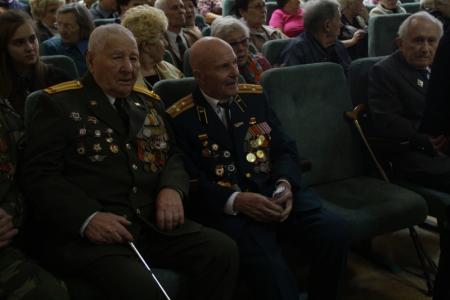 Новосибирцы начали отмечать 100-летие Красной армии 