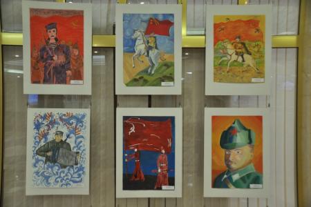 Непобедимая и легендарная. В Московской областной Думе началась выставка юных художников Подмосковья и других регионов России, посвященная 100-летию Красной Армии