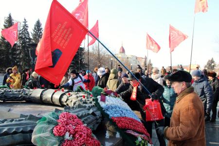Митинг в Челябинске в честь 100-летия Красной Армии