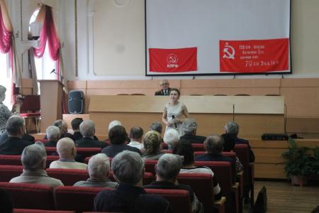 В Пскове прошло Тожественное собрание в честь 100-летия Красной Армии