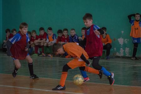 Спортклуб КПРФ провел детский футбольный турнир на Донбассе