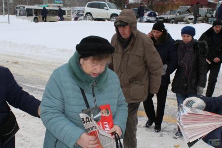 Воронежские коммунисты вместе с региональным партийным руководством ведут активную агитацию за Павла Грудинина