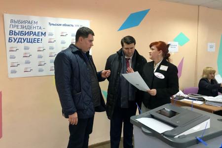 В Тульской области наблюдатели от КПРФ ведут видеосъёмку на избирательных участках