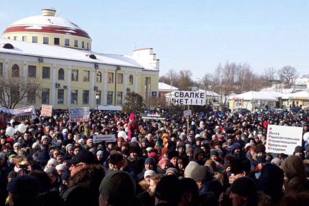 В подмосковном Волоколамске на митинг против свалки «Ядрово» вышли более пяти тысяч человек