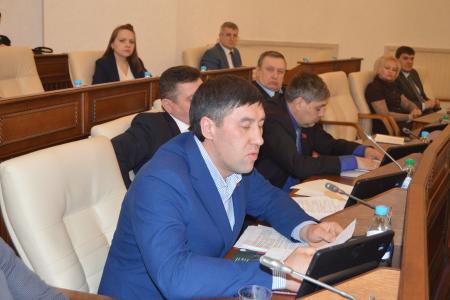 Алтайский край. Депутаты-коммунисты на сессии АКЗС поддержали законопроект о моратории на пенсионный возраст