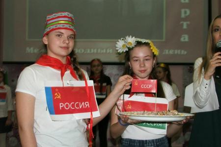 В Новосибирске прошел городской конкурс среди пионерских отрядов «А ну-ка, девочки!»