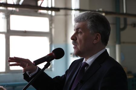 Состоялась встреча Павла Грудинина с рабочими Павлово-Посадской платочной мануфактуры