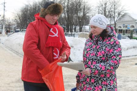 Костромские женщины получили поздравление от Павла Грудинина
