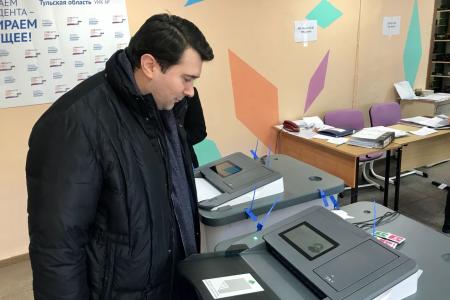В Тульской области наблюдатели от КПРФ ведут видеосъёмку на избирательных участках