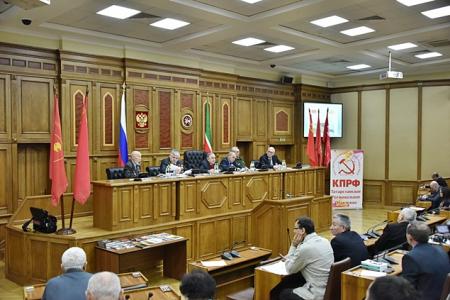 Казань. 28 февраля в Малом зале Госсовета РТ прошла научно-практическая конференция «Это наша история: свершения и победы», посвящённая 100-летию создания Красной, Советской Армии