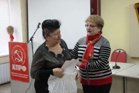 Саратовские коммунисты провели торжественное собрание, посвящённое празднованию Международного женского дня