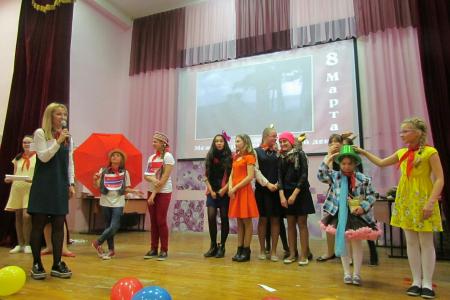 В Новосибирске прошел городской конкурс среди пионерских отрядов «А ну-ка, девочки!»