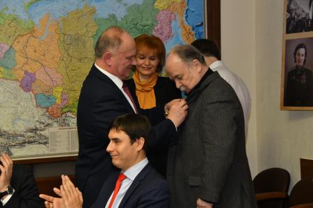 «За нами поле Куликово!». П.Н. Грудинин получил поддержку от деятелей творческой интеллигенции