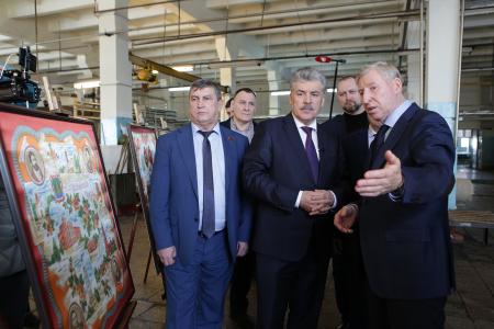 Состоялась встреча Павла Грудинина с рабочими Павлово-Посадской платочной мануфактуры