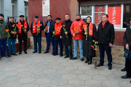 Дагестанские коммунисты почтили память Иосифа Сталина