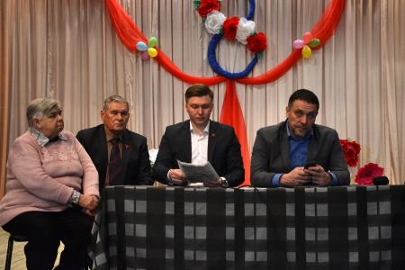 Астраханская область. Доверенное лицо П.Н. Грудинина Максим Шевченко встретился с жителями поселка Красные Баррикады