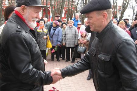 Калуга. Ленин жил, Ленин жив, Ленин будет жить!