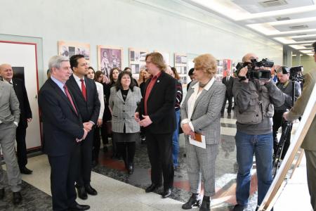 «Открывший миру новый путь». В Госдуме начала работу выставка, посвященная 200-летию со дня рождения Карла Маркса