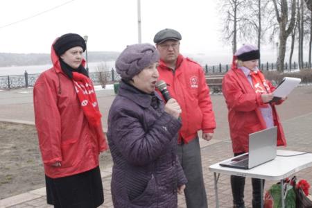 Ивановские коммунисты отметили очередную годовщину со дня рождения В.И. Ленина автопробегом и митингом 