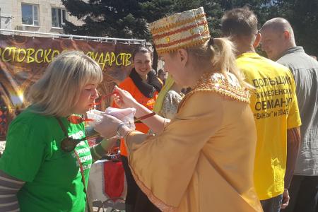Уникальный митинг-спектакль провели в Ростове-на-Дону обманутые дольщики