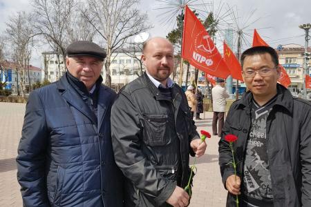 Ленинский митинг торжественно прошел в Южно-Сахалинске