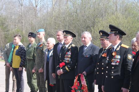 Псковские коммунисты почтили память Почётного гражданина Пскова Михаила Минина, водрузившего Знамя Победы над Рейхстагом