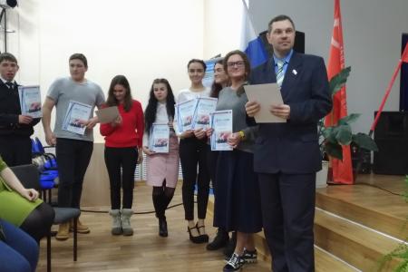 Лидер камчатских коммунистов С.А. Ванюшкин поздравил ветеранов комсомола