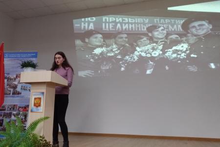 Лидер камчатских коммунистов С.А. Ванюшкин поздравил ветеранов комсомола