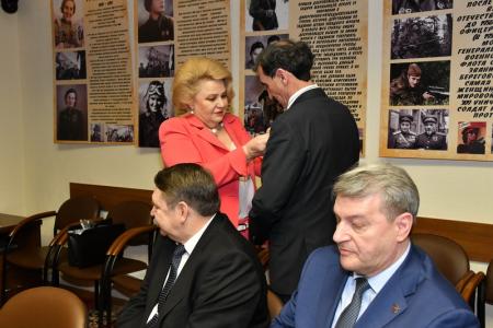 В Госдуме наградили ветеранов Вооруженных Сил