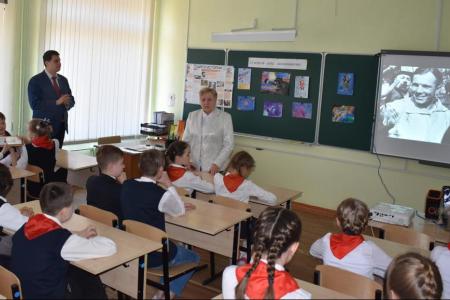 Тульские пионеры пообщались с космонавтом Еленой Серовой по телемосту