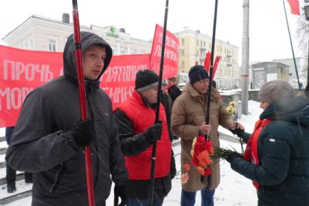 Коммунисты и комсомольцы Перми торжественным митингом отметили День рождения В.И.Ленина