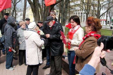 Калуга. Ленин жил, Ленин жив, Ленин будет жить!