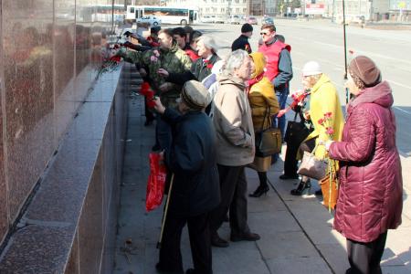 Челябинск: «В.И. Ленин зовёт к борьбе!»