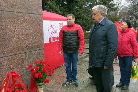В Чувашии отметили 148-ю годовщину со Дня рождения Ленина