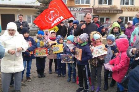 Свердловская область. Коммунисты Алапаевска ко дню рождения Ленина возродили пионерскую организацию