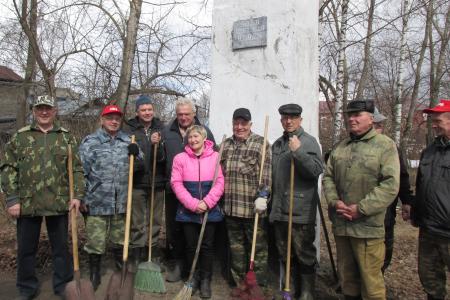 Кировская область. Активисты КПРФ Орловского района открыли сезон субботников по благоустройству райцентра