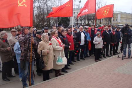 Смоленск: Ленин жил! Ленин жив! Ленин будет жить!