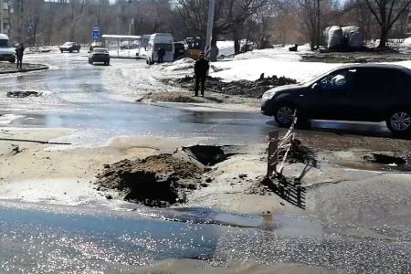 Саратовские коммунисты объявили войну бездорожью
