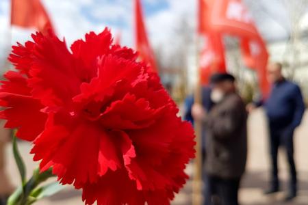 Ленинский митинг торжественно прошел в Южно-Сахалинске