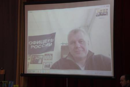 В преддверии Дня космонавтики Тульский обком КПРФ организовал для школьников видеомост с космонавтом Олегом Новицким 