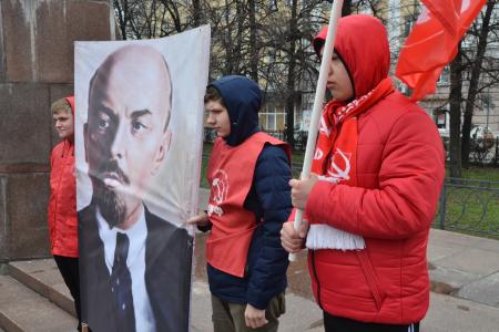 Рязанские коммунисты торжественно встретили 148-ю годовщину со дня рождения В.И. Ленина
