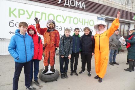 Премские коммунисты провели торжественный пикет в честь Дня космонавтики