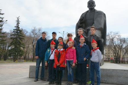 Пионеры и комсомольцы Хакасии провели мероприятия в честь Дня рождения В.И. Ленина