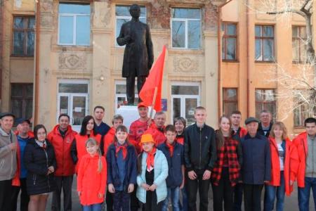 Забайкальские коммунисты провели автопробег в честь Дня рождения В.И. Ленина
